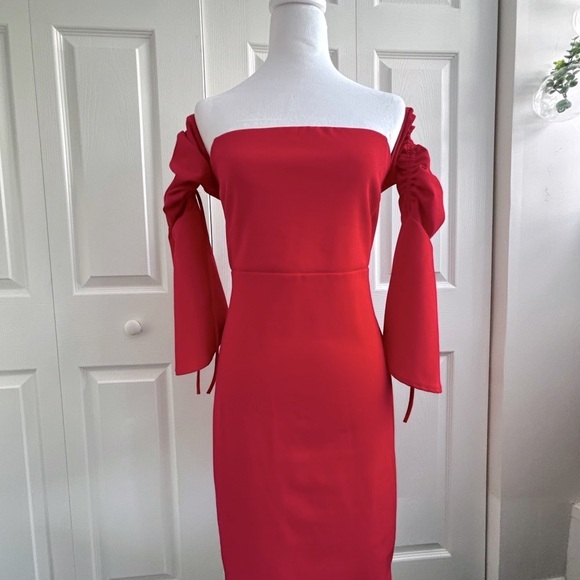 Elegant Red Off-Shoulder Dress - Picture 2 of 4